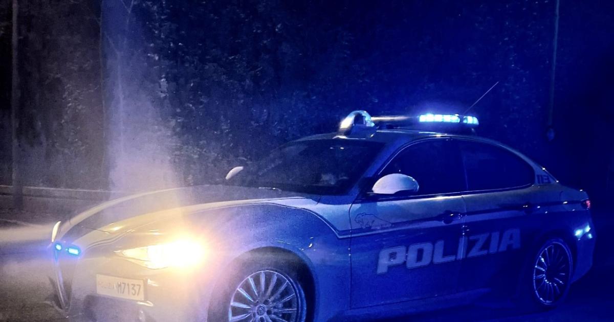 https://www.gazzettadiparma.it/resizer/1200/630/true/2023_01_21/thumbnail_PHOTO-2022-12-29-20-46-27-1674295137505.jpg--finisce_nel_fosso_con_l_auto__poi_si_scaglia_contro_i_sanitari_e_i_poliziotti__minacce__sputi_e_calci__denunciato.jpg?1674295137539