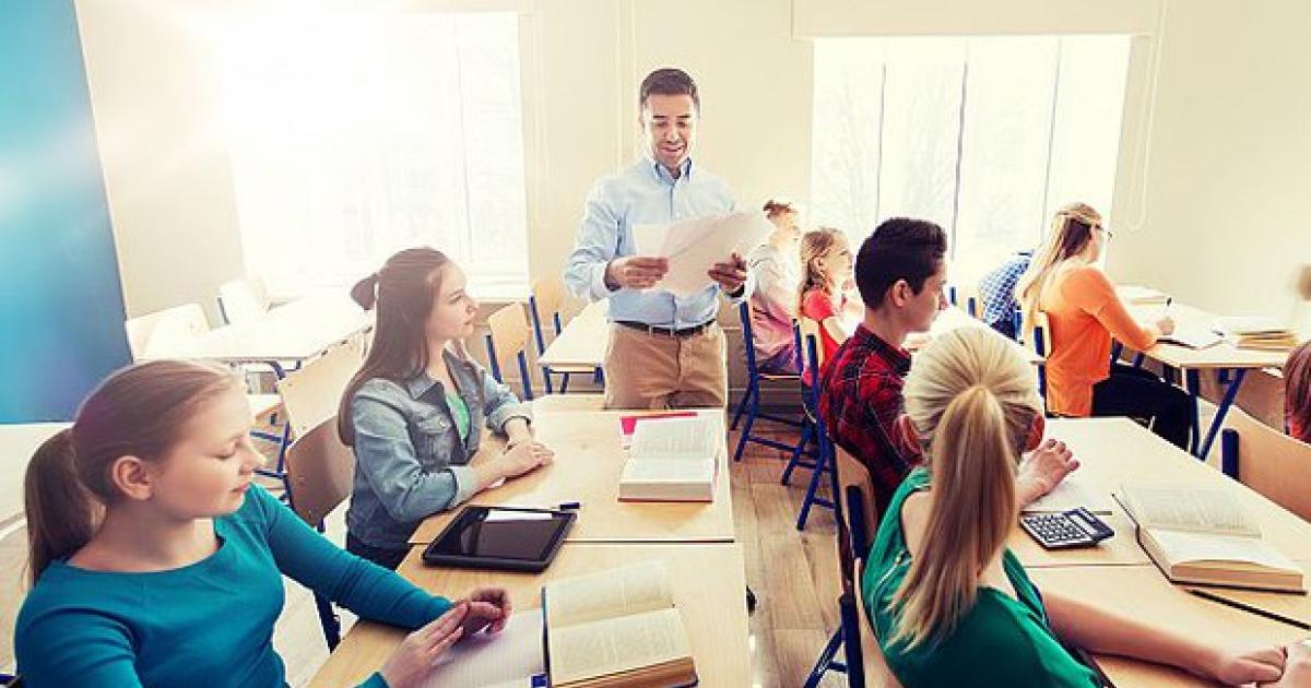 https://www.gazzettadiparma.it/resizer/1200/630/true/2023_04_21/educazione-1682060397448.jpg--riparte_l_anno_scolastico_le_incognite_del_digitale.jpg?1682060397450
