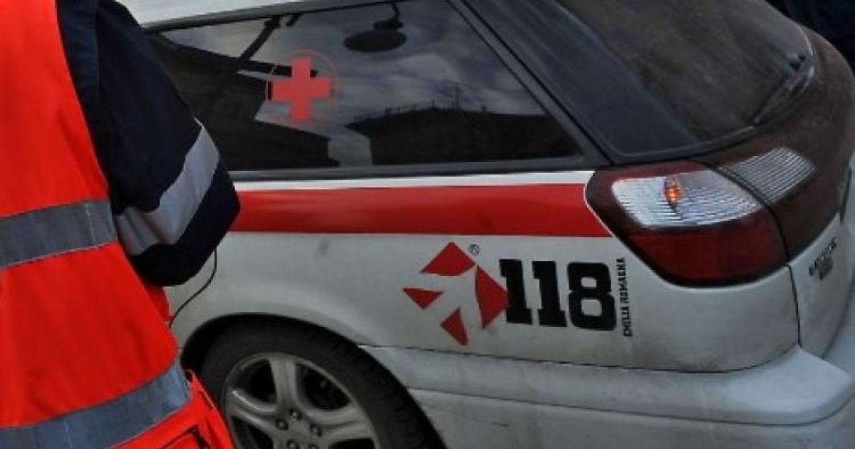 https://www.gazzettadiparma.it/resizer/1200/630/true/2023_11_07/118-1699349213385.jpg--cade_mentre_percorre_un_sentiero_in_un_bosco_di_compiano.jpg?1699349213386