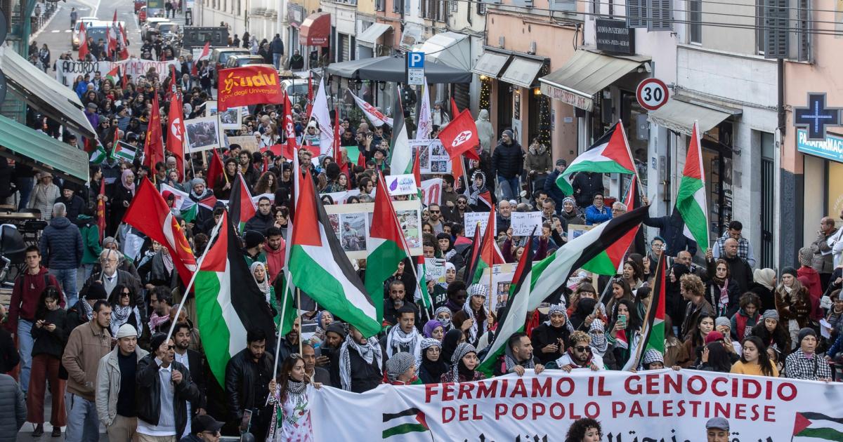 https://www.gazzettadiparma.it/resizer/1200/630/true/2023_11_18/palestina-1700336279137.jpg--la_comunita_palestinese_chiede_di_escludere_l_ex_premier_israeliano_dal_festival_di_open.jpg?1700336279956