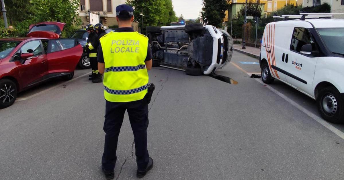 https://www.gazzettadiparma.it/resizer/1200/630/true/2025_09_07/asasasasasasa-1757266893518.jpg--attimi_di_paura_in_viale_berenini_sud.jpg?1757266893611