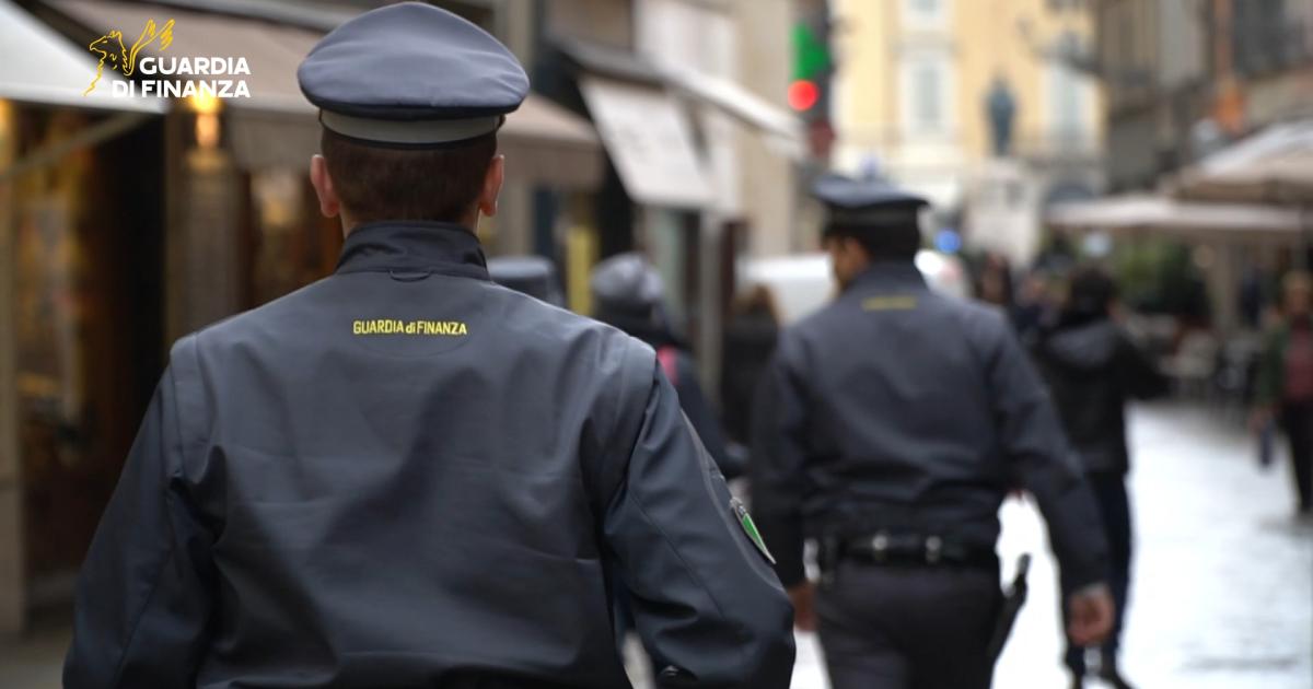 https://www.gazzettadiparma.it/resizer/1200/630/true/2025_09_08/foto-1757315516155.jpg--sanzionato_un_negoziante_del_centro_storico_di_parma_per_la_vendita_di_alcolici_ad_un_minorenne_.jpg?1757315516206