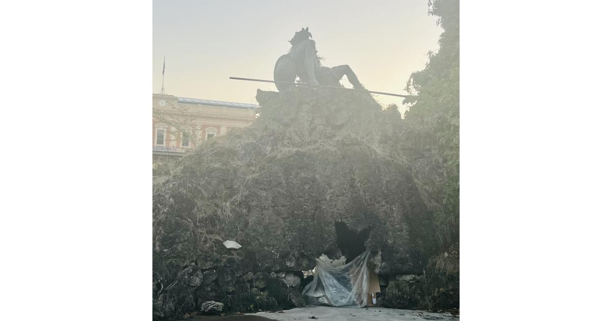 https://www.gazzettadiparma.it/resizer/1200/630/true/2025_09_11/W-1757575452244.jpg--monumento_a_bottego_come_dormitorio.jpg?1757575454879