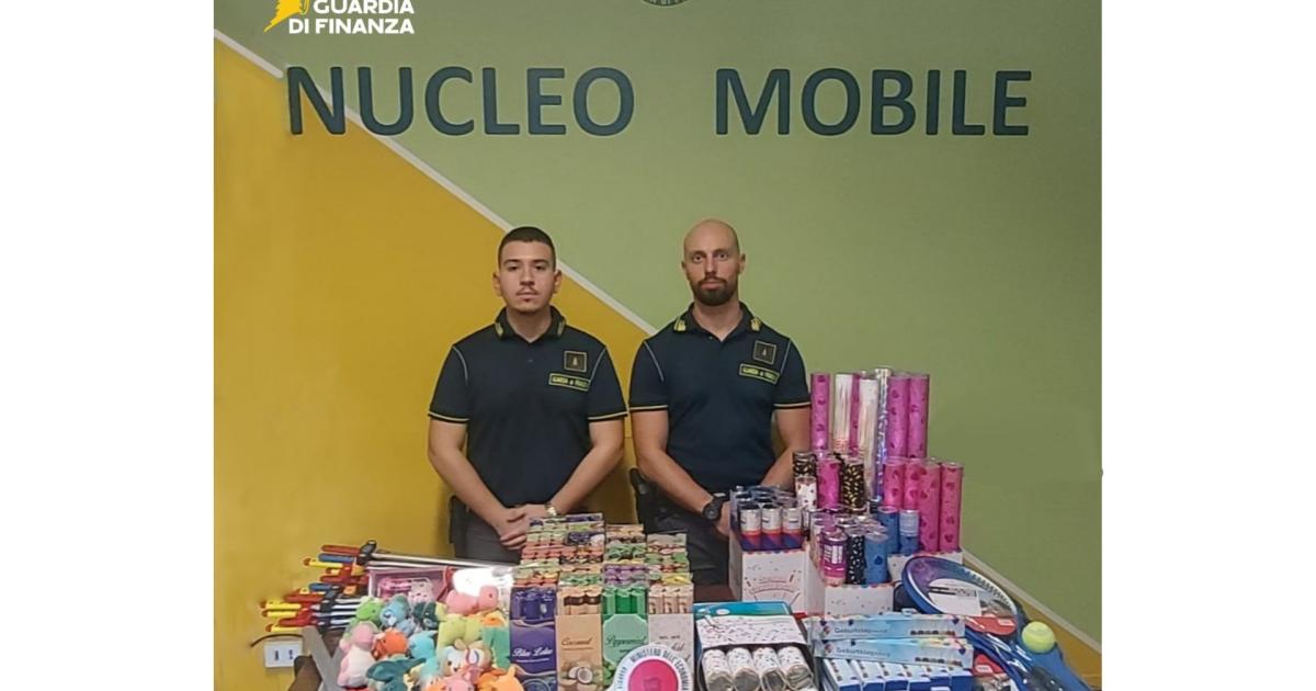 https://www.gazzettadiparma.it/resizer/1200/630/true/2025_09_18/guardia-1758182707784.jpg--sequestrati_oltre_4000_prodotti_non_sicuri_in_due_empori_cinesi_a_parma_e_sorbolo.jpg?1758182707827