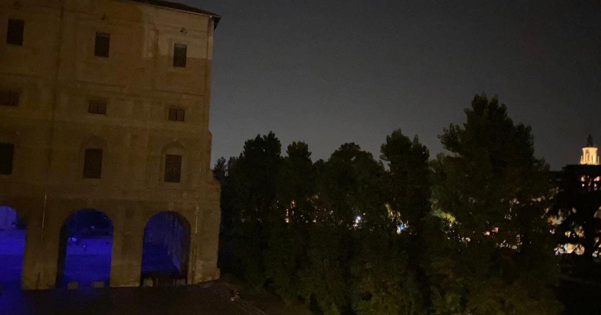 https://www.gazzettadiparma.it/resizer/1200/630/true/2025_09_22/dd652850-ff2e-43a6-ad02-55583c350a48-1758525941563.jpg--_piazza_della_pilotta_al_buio_da_tre_giorni_.jpg?1758525941724