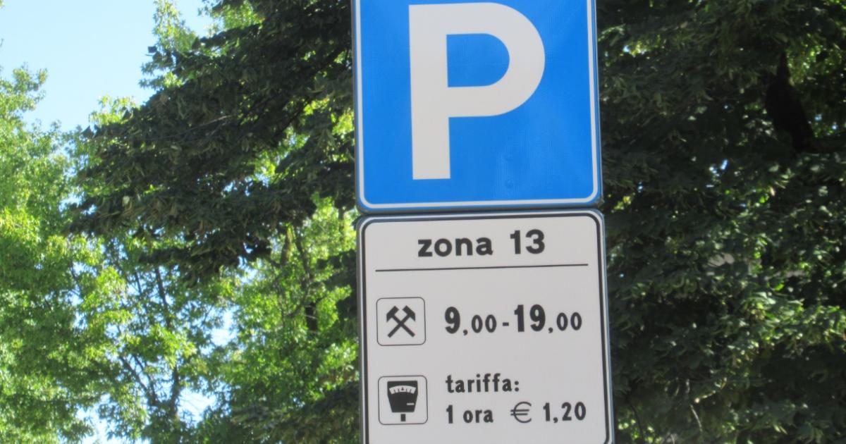 https://www.gazzettadiparma.it/resizer/1200/630/true/2025_09_24/Zona_7_Fratelli_Cervi_FOTO_1_PRINCIPALE-1758720713099.jpg--righe_blu_in_viale_7_fratelli_cervi_e_dintorni__inizia_qui_la__rivoluzione__della_pausa_pranzo_a_pagamento.jpg?1758720713171