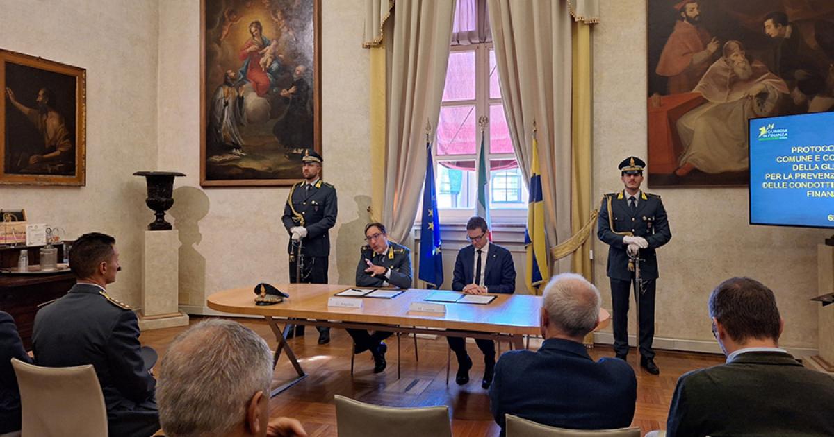https://www.gazzettadiparma.it/resizer/1200/630/true/2025_10_06/thumbnail_IMG_3-1759751836859.jpg--sottoscritto_protocollo_d_intesa_tra_il_comune_di_parma_e_il_comando_provinciale_della_guardia_di_finanza.jpg?1759751836940