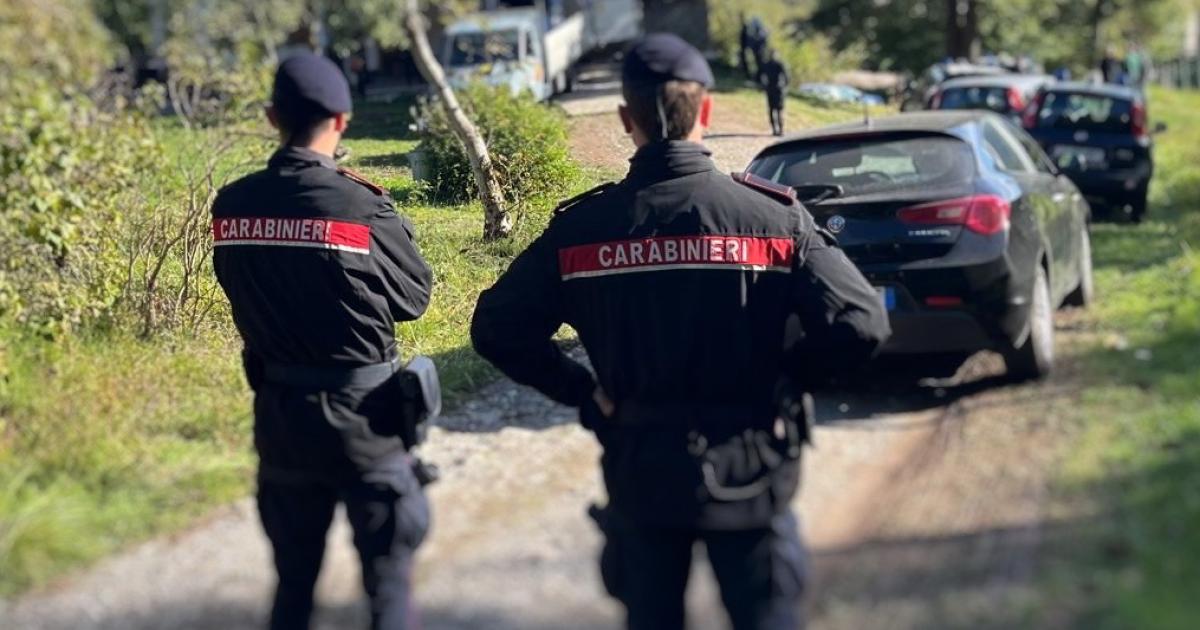 https://www.gazzettadiparma.it/resizer/1200/630/true/2025_10_07/07.10.2025_Palanzano_foto_sgombero_e_sequestro_immobile_occupato-1759827859347.jpg--palanzano__operazione_congiunta_dei_carabinieri__sgomberata_una_villetta_occupata_abusivamente__denunciati_5_italiani.jpg?1759827859386