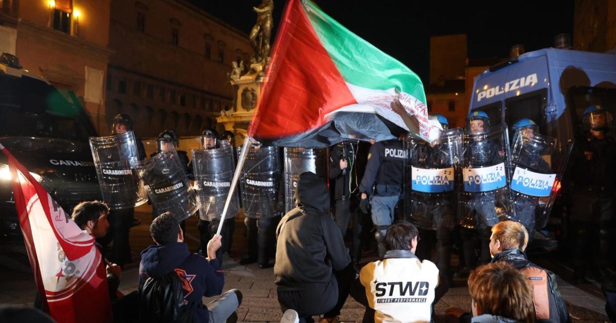 https://www.gazzettadiparma.it/resizer/1200/630/true/2025_10_07/bologna_pro_pal-1759865344439.jpg--manifestanti_pro_pal_in_corteo_nonostante_i_divieti__scontri_e_idranti_in_piazza_a_bologna.jpg?1759865344932