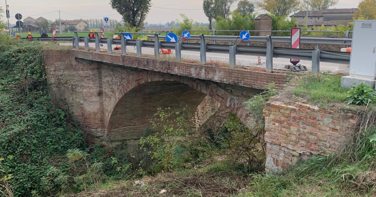 https://www.gazzettadiparma.it/resizer/1200/630/true/2025_10_10/thumbnail_BUSSETO_Sp46_Chiusura_del_ponte_sul_torrente_Ongina_il_15_e_16_ottobre_2025-1760108971535.jpg--chiusura_diurna_per_due_giorni_del_ponte_sull_ongina_a_busseto___i_percorsi_alternativi.jpg?1760108971626