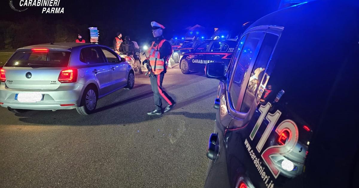 https://www.gazzettadiparma.it/resizer/1200/630/true/2025_10_13/13.10.2025_Salso_foto_di_repertorio_x_controlli_straordinari_del_territorio-1760345853688.jpg--salsomaggiore_terme__controllo_straordinario_del_territorio__1__denuncia__3_patenti_ritirate_per_guida_in_stato_di_ebrezza_alcolica_e_3_segnalazioni_per_uso_di_stupefacenti.jpg?1760345853727