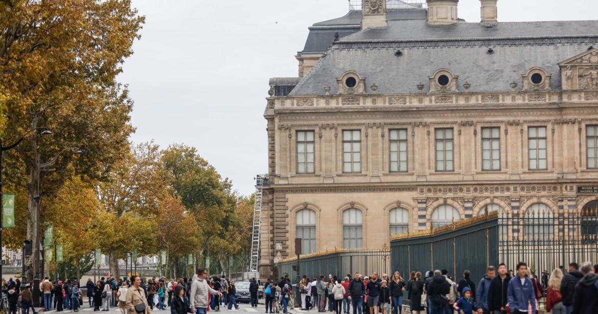 https://www.gazzettadiparma.it/resizer/1200/630/true/2025_10_19/louvre-1760894394582.jpg--spettacolar_e_audace_furto_d_altri_tempi_al_louvre__bottino_inestimabile___l_elenco_dei_gioielli_rubati__due_ritrovati___ce_ne_sarebbero_due_di_maria_luigia.jpg?1760894395283
