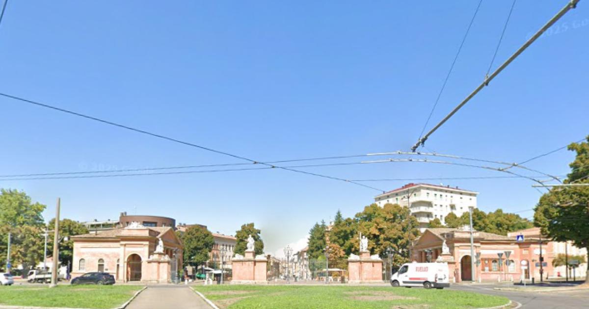 https://www.gazzettadiparma.it/resizer/1200/630/true/2025_10_20/Senza_titolo-1-1760970104113.jpg--scontro_auto_bici_in_piazzale_barbieri__un_ferito_al_pronto_soccorso.jpg?1760970104600