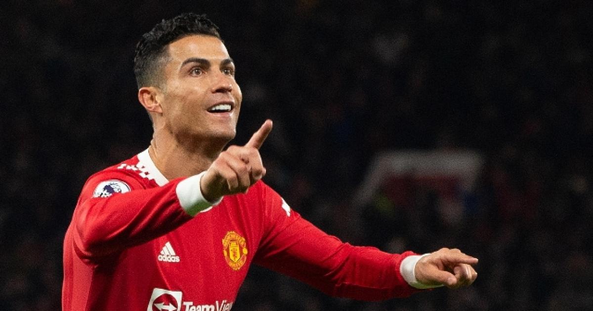 https://www.gazzettadiparma.it/resizer/1200/630/true/ansa/2021_12_29/7dec1f97b90d9a4216edf92c7da31545.jpg--cristiano_ronaldo_e_il_primo_calciatore_miliardario.jpg