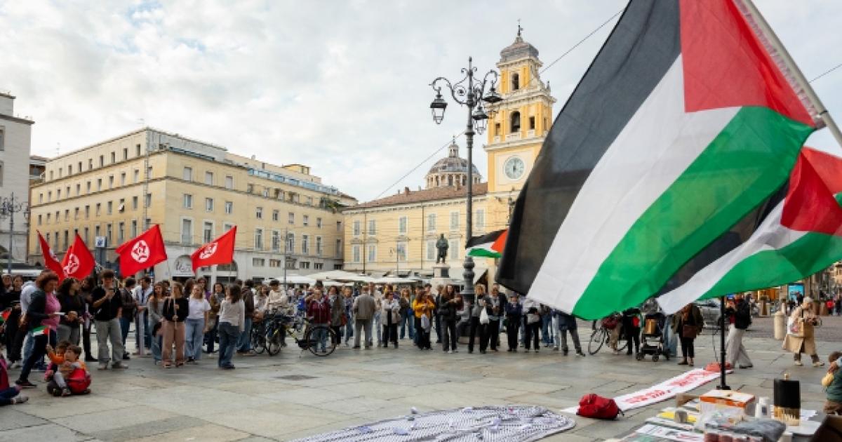 https://www.gazzettadiparma.it/resizer/1200/630/true/gn4/48168/GN4_DAT_48168969.jpg--pro_pal__nuova_manifestazione_in_piazza_garibaldi.jpg