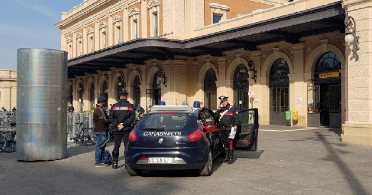 https://www.gazzettadiparma.it/resizer/1200/630/true/gn4/48401/GN4_DAT_48401635.jpg--_sono_stato_aggredito_in_stazione_solo_perche_sono_gay_.jpg