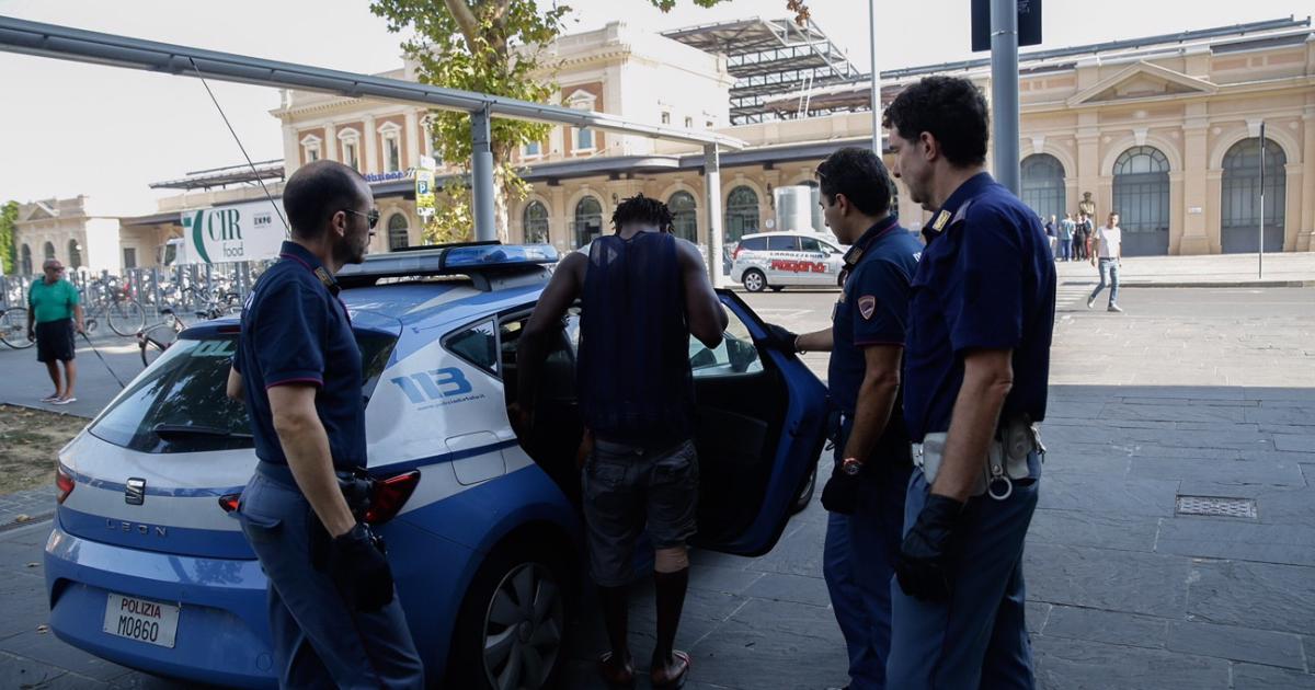https://www.gazzettadiparma.it/resizer/1200/630/true/gn4/84/GN4_DAT_84623.jpg--weekend_di_controlli_in_citta__allontanati_tre_stranieri_molesti.jpg