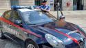 19enne straniero nasconde un profumo negli slip e tenta di uscire dal negozio senza pagare. Arrestato