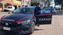 Ricercato da un mese ruba alcolici e minaccia la commessa di un supermercato per fuggire. Arrestato e portato in carcere 42enne straniero