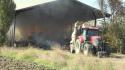Grosso incendio in un'azienda agricola di Frassinara: lungo intervento dei vigili del fuoco, tutte le squadre sul posto - Foto