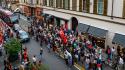 Momenti di tensione durante una manifestazione pro Pal davanti alla prefettura