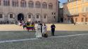 La processione dal Battistero al Duomo presieduta dal vescovo Solmi