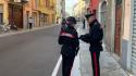 Parma: sfonda la saracinesca ed entra in una tabaccheria del centro arraffando il fondocassa e diversi pacchetti di sigarette. Denunciato 32enne starniero