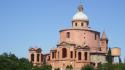 Tentato furto nella notte a Bologna: rotto il vetro della Madonna di San Luca