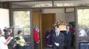 Funerali Emilio Fede, l'uscita del feretro dalla chiesa di Segrate