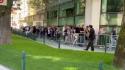 Secondo giorno di camera ardente di Armani, lunga fila dalle 7