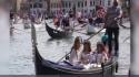 Regata storica a Venezia, sfilata di gondole sul Canal Grande