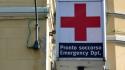 Giù da quarto piano dell'ospedale, uomo in gravi condizioni