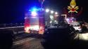 Notte di lavoro Vvf per spegnere rogo Tir in A1 su Appennino