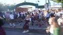 Monaco di Baviera, prende il via l'Oktoberfest: le corse e le file per accedere