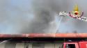 Incendio in un magazzino a Modena, Vigili del Fuoco in azione