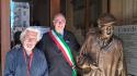 Ad Alassio una statua di Pertini in piazza dedicata a partigiani
