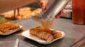 Lite tra Berlino e Duisburg su chi ha inventato il currywurst