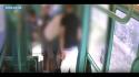 Picchiano ipovedente su tram per rapinarlo, polizia li arresta