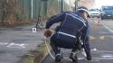 Schiacciato da un suv che parcheggia, morto un pedone