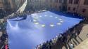 A Viterbo esposta la bandiera d'Europa piu grande del mondo
