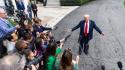 Trump firma dazi su mobili e legname, dal 10% al 25%