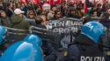 Nuovi scontri a Bologna, lacrimogeni verso manifestanti