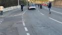 Gravissima mamma con neonata in carrozzina investita da un'auto