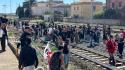 A Cagliari manifestanti invadono binari della stazione