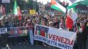 Partecipa a corteo a Venezia, esponente Pd insultata sui social