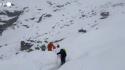 Bufera di neve sull'Everest, le operazioni per evacuare centinaia di escursionisti bloccati