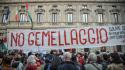 Niente stop a gemellaggio Tel Aviv-Milano, caos in aula e fuori