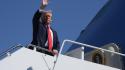 Trump segue il rilascio in streaming dall'Air Force One