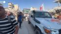 Gaza, autobus carichi di palestinesi liberati da Israele arrivano a Khan Yunis