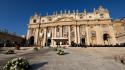 Il Papa, "Dio è lì dove l'innocente soffre"